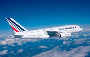 Avion air france dans le ciel